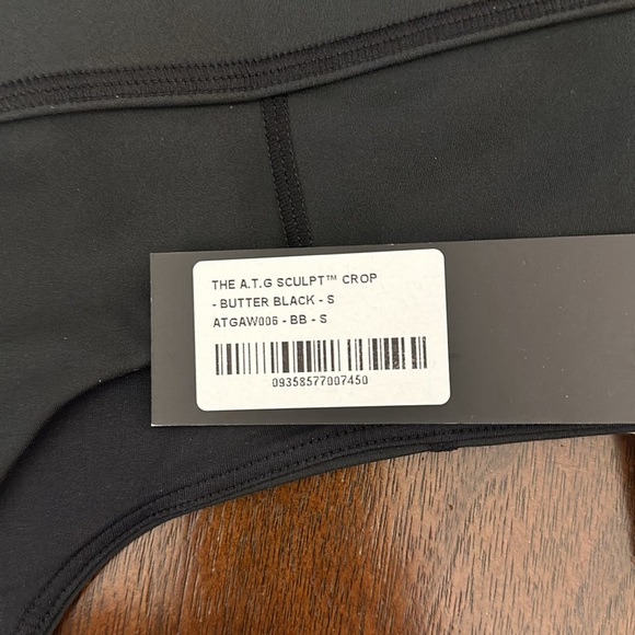 All Things Golden Sculpt Crop Sports Bra - Picture 5 of 5